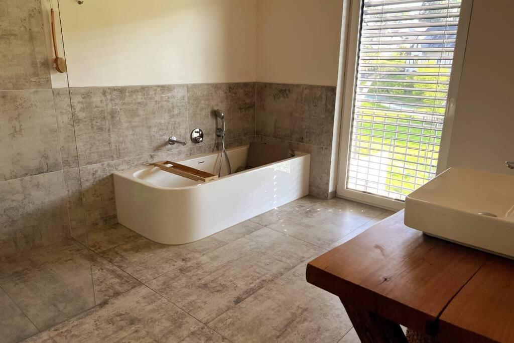 Forest Retreat- Serene 160M2 With Forest Views Wermelskirchen Bagian luar foto